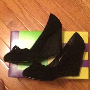 Women’s Black Suede Wedge heel, pump